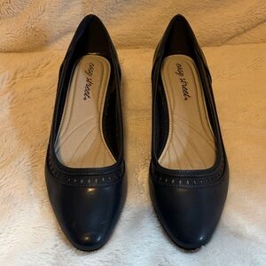 Easy Street Women's Classic Navy Blue Heels NWOT Size 8